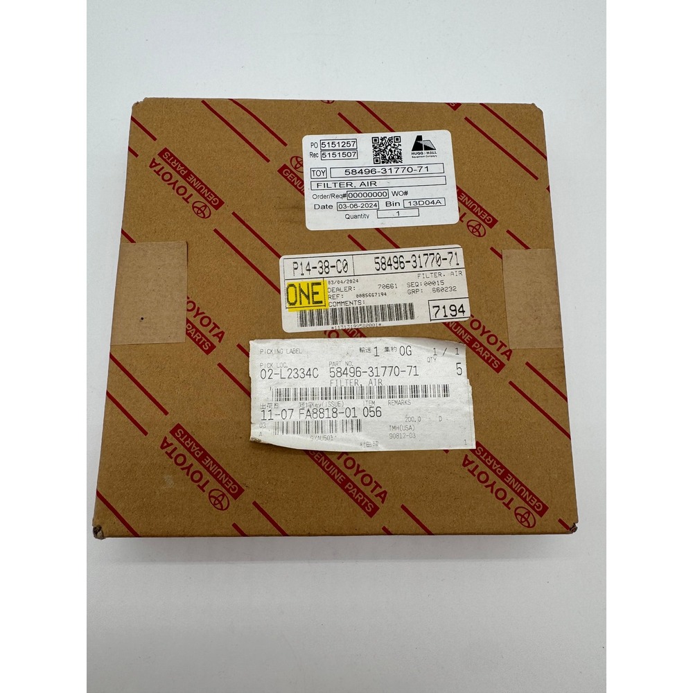 Toyota Genuine Engine Air Filter OEM Part 58496-31770-71 New in Box
